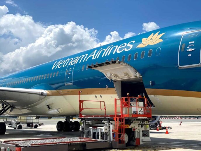 nhap khau hang hoa bang duong hang khong 1