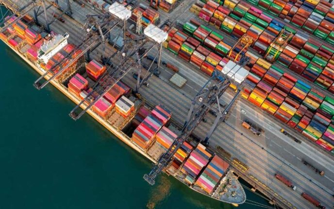 Phụ phí SCS là gì