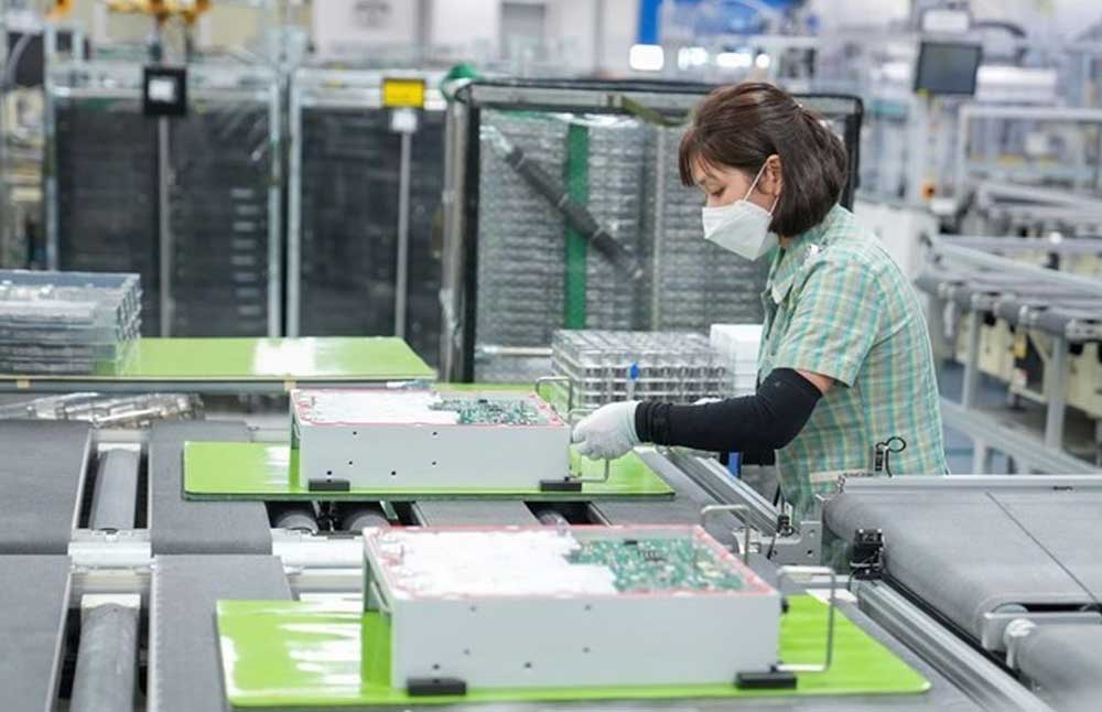 Hàng giả là gì? Phân biệt với hàng thái và quy định hải quan 2026 1 Thông quan hàng hóa điện tử