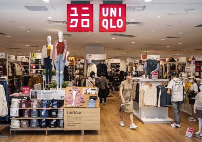 Cửa hàng Uniqlo Nhật Bản